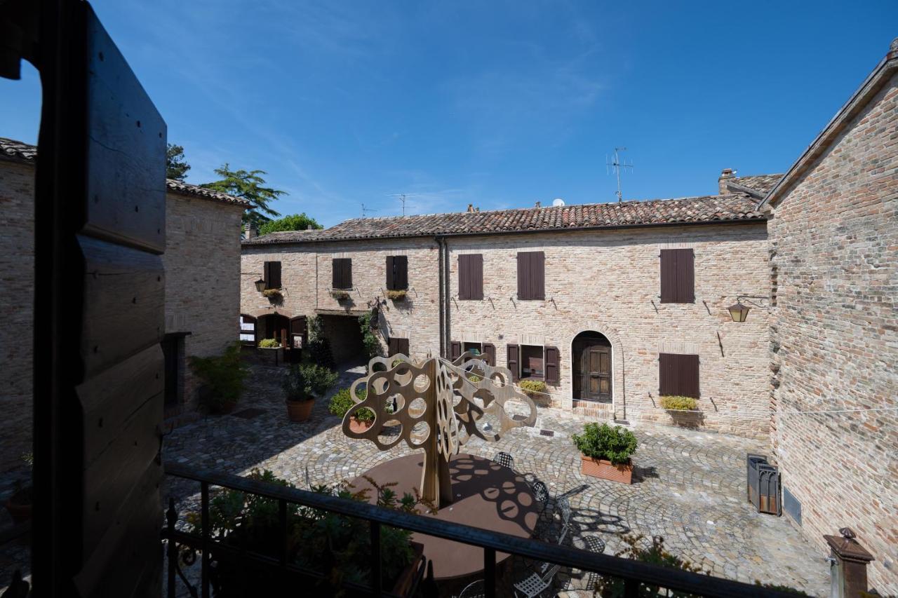 Palazzo Viviani Castello Di Montegridolfo Hotel Екстериор снимка
