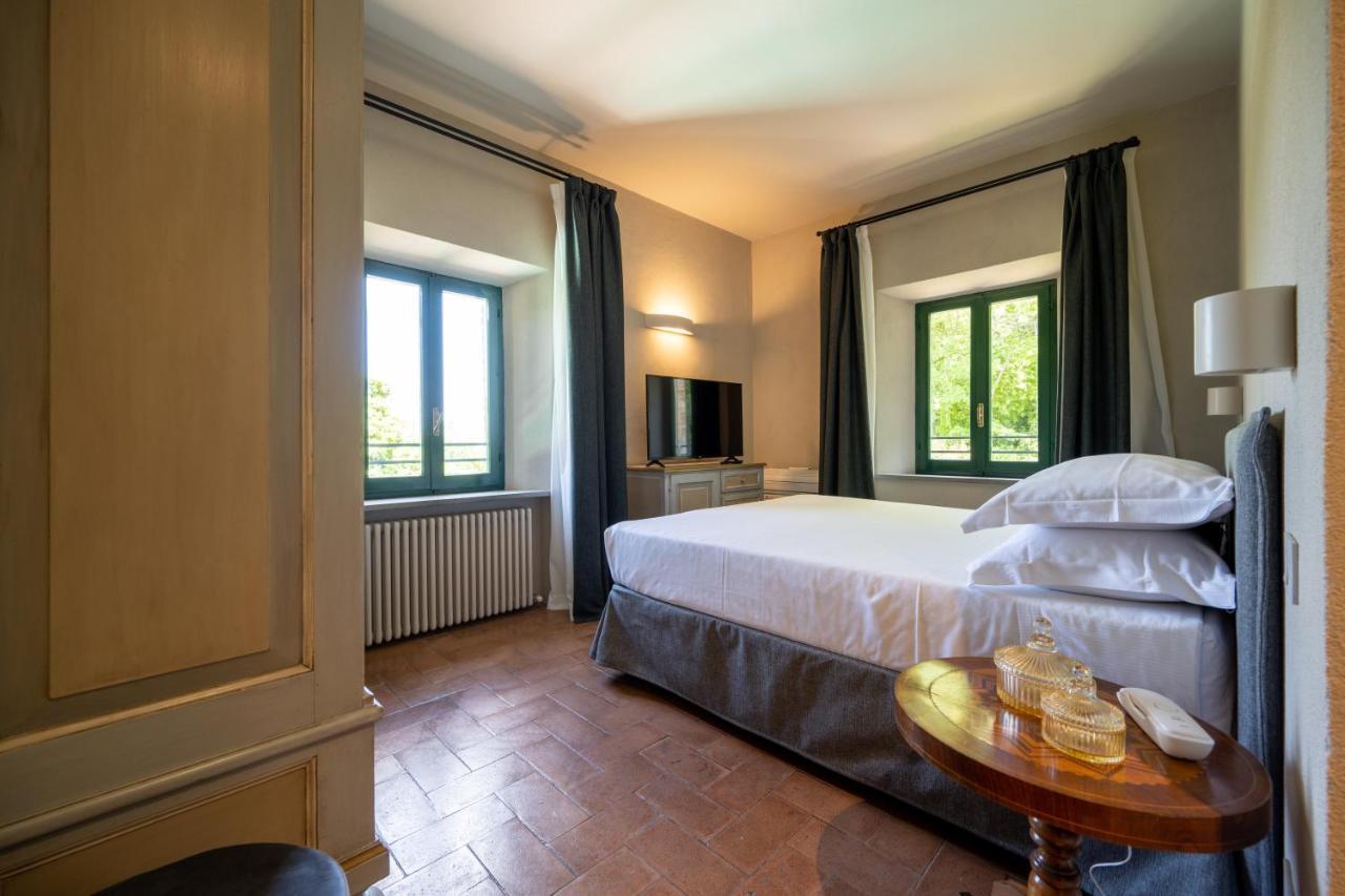 Palazzo Viviani Castello Di Montegridolfo Hotel Екстериор снимка