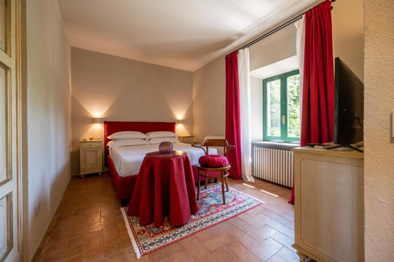 Palazzo Viviani Castello Di Montegridolfo Hotel Екстериор снимка