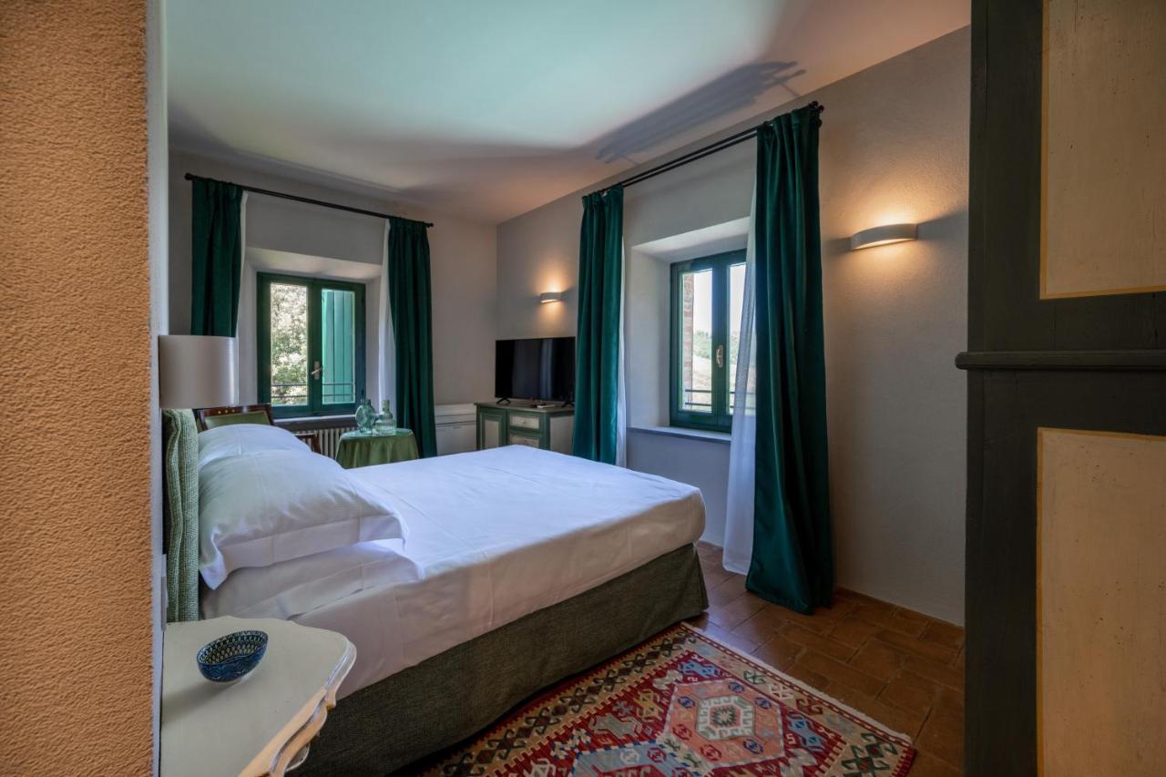 Palazzo Viviani Castello Di Montegridolfo Hotel Екстериор снимка