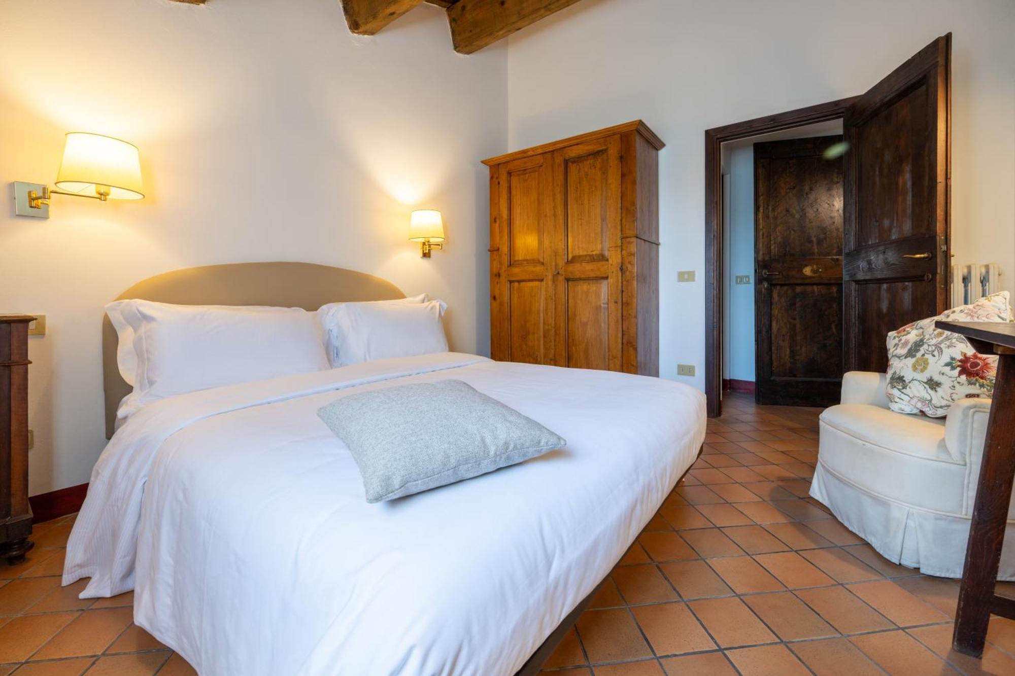 Palazzo Viviani Castello Di Montegridolfo Hotel Екстериор снимка