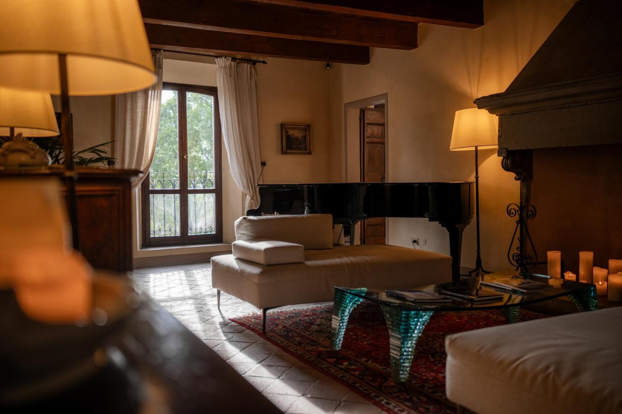 Palazzo Viviani Castello Di Montegridolfo Hotel Екстериор снимка