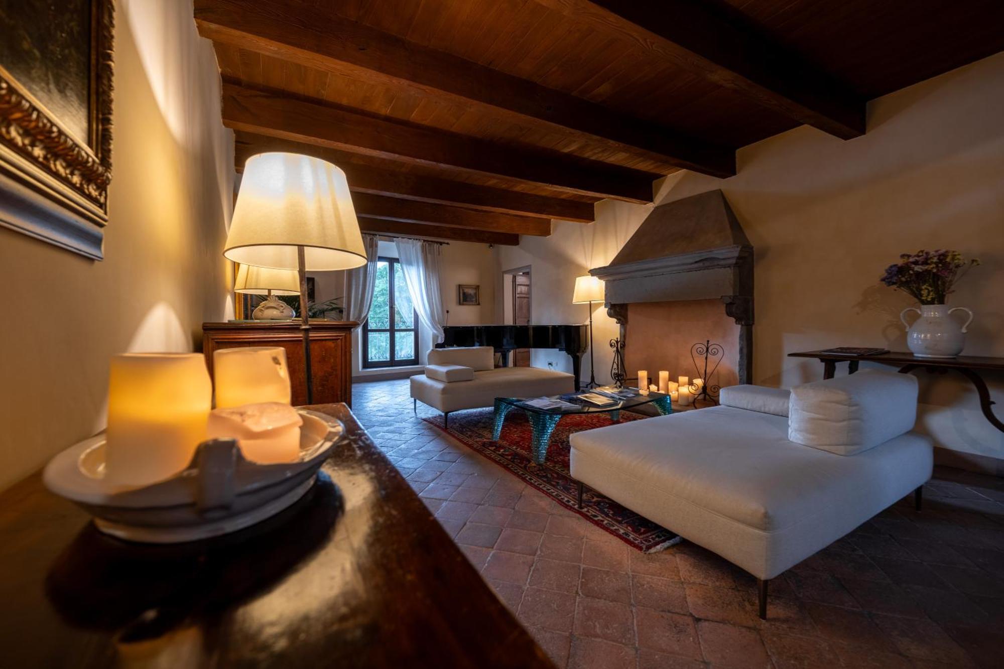 Palazzo Viviani Castello Di Montegridolfo Hotel Екстериор снимка