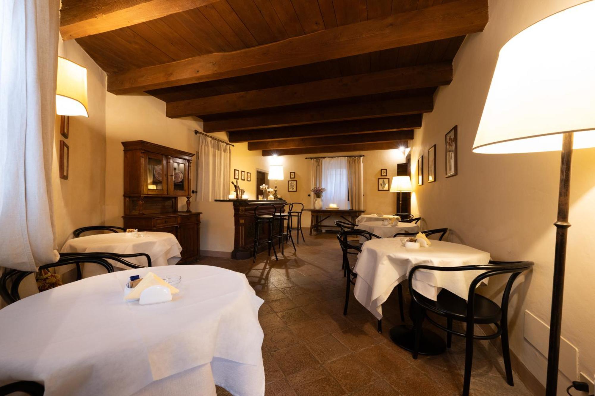 Palazzo Viviani Castello Di Montegridolfo Hotel Екстериор снимка