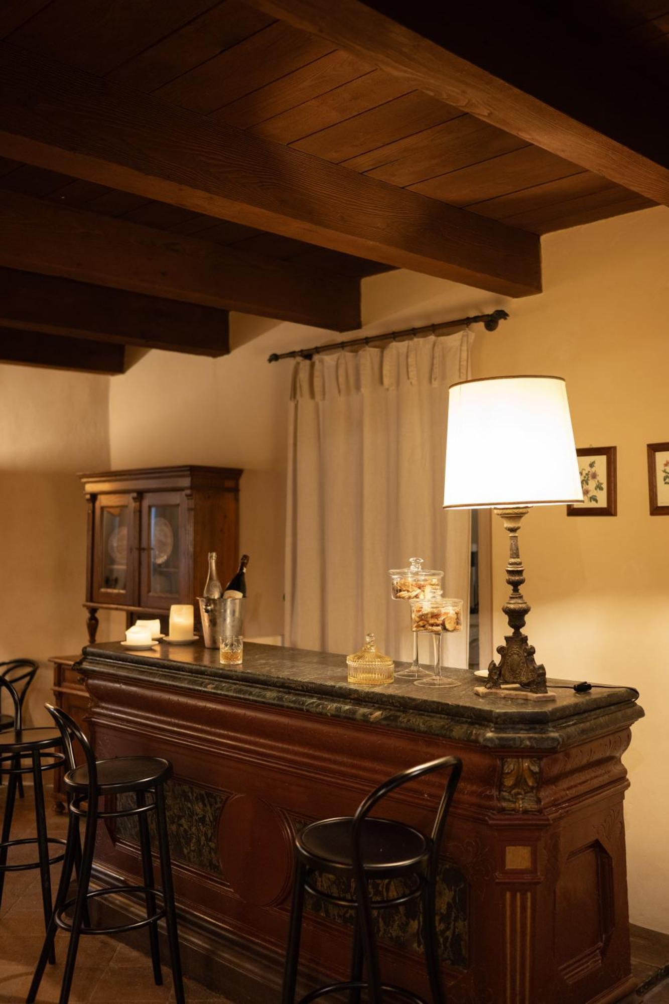 Palazzo Viviani Castello Di Montegridolfo Hotel Екстериор снимка