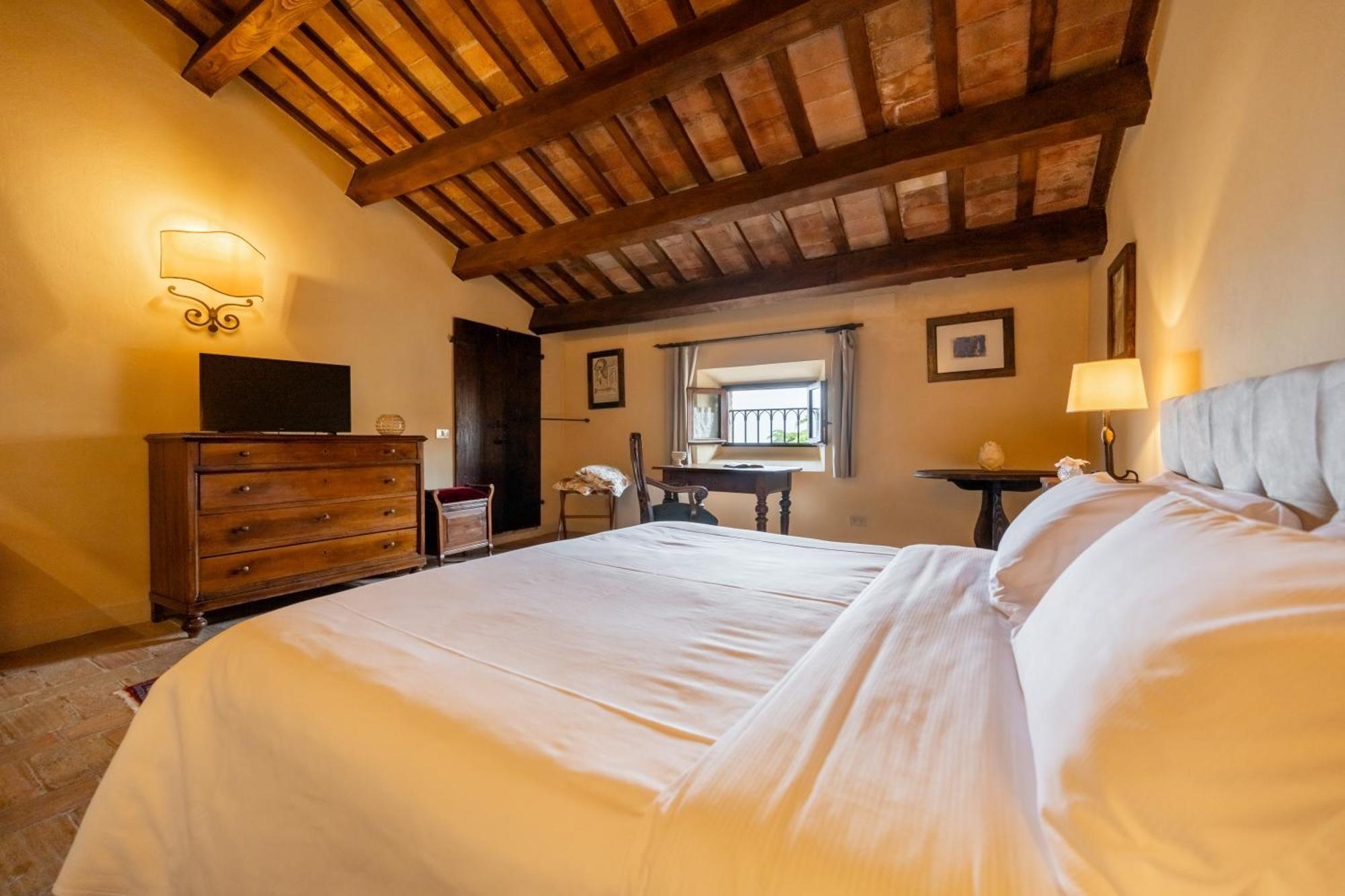 Palazzo Viviani Castello Di Montegridolfo Hotel Екстериор снимка